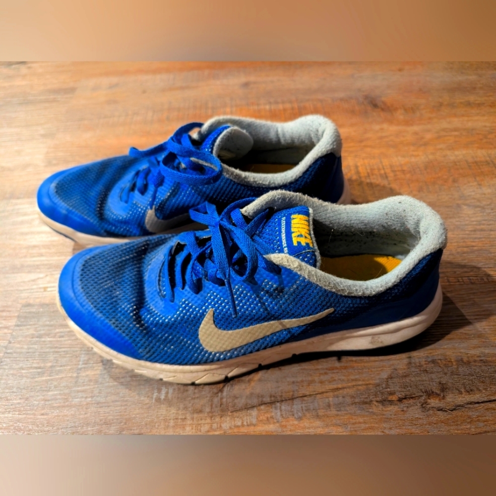 Nike shoes
